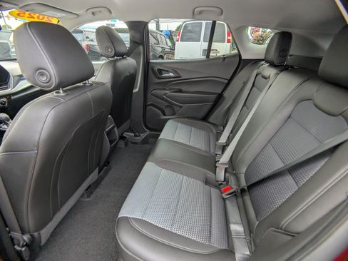 Used 2025 Chevrolet Trax LT w/ LT Convenience Package FWD image 14