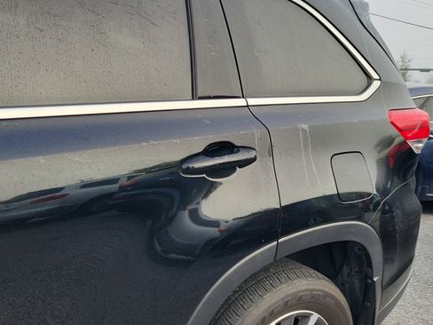 Used 2019 Toyota Highlander XLE image 27