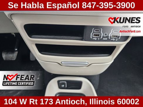 Used 2023 Chrysler Pacifica Touring-L image 64