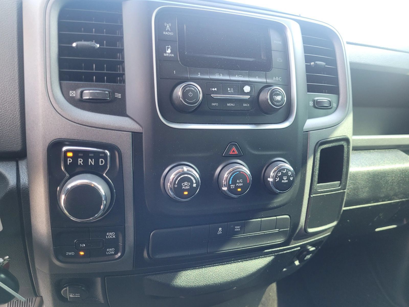 Used 2017 RAM 1500 Express AWD/4WD image 22