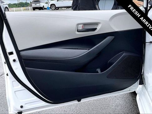 Used 2022 Toyota Corolla LE FWD image 19
