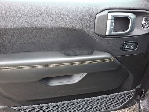 Used 2025 Jeep Wrangler Unlimited Sahara w/ Safety Group image 14