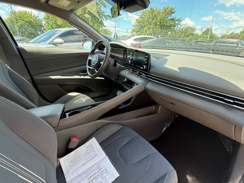 Used 2021 Hyundai Elantra SEL w/ Convenience Package FWD image 12