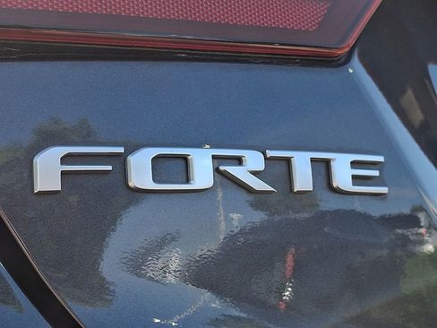 Used 2023 Kia Forte GT-Line FWD image 31