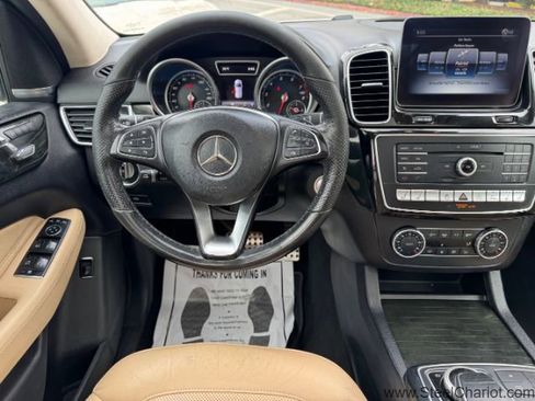 Used 2019 Mercedes-Benz GLE 400 4MATIC image 18