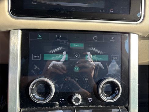 Used 2019 Land Rover Range Rover Supercharged AWD/4WD image 32