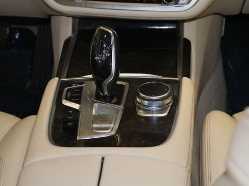 Used 2016 BMW 740i RWD image 48