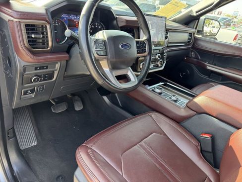 Certified 2024 Ford Expedition Limited image 10
