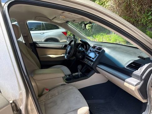 Used 2019 Subaru Outback 2.5i AWD/4WD image 9
