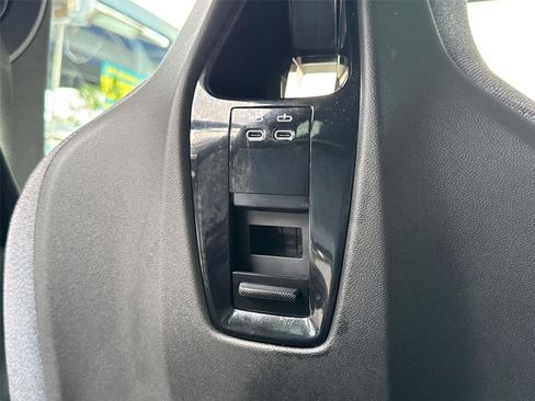 Used 2022 BMW iX xDrive50 w/ Dynamic Handling Package image 22