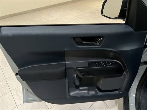 Used 2022 Ford Maverick XL image 10