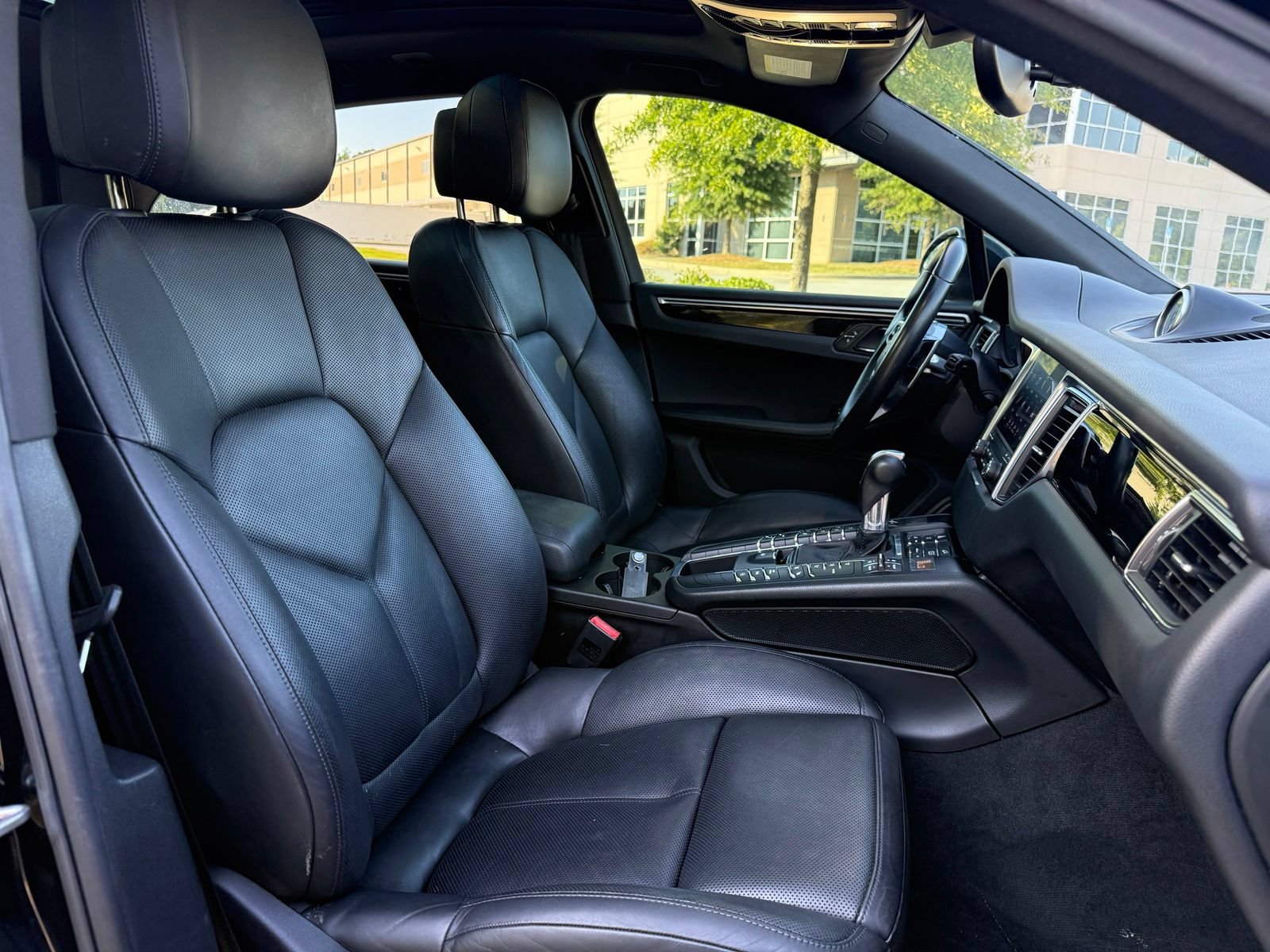 Used 2018 Porsche Macan S AWD/4WD image 36
