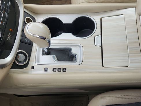 Used 2015 Nissan Murano SL w/ SL Technology Package FWD image 24