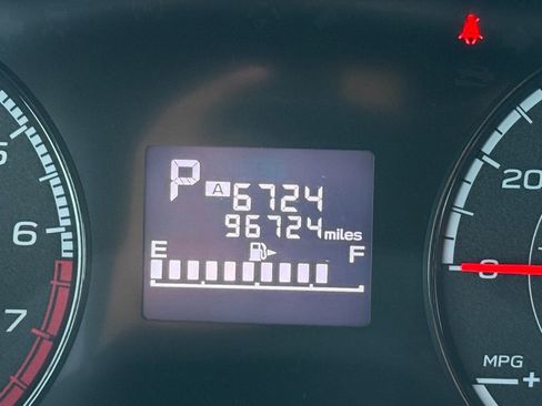 Used 2018 Subaru Crosstrek 2.0i Premium image 11