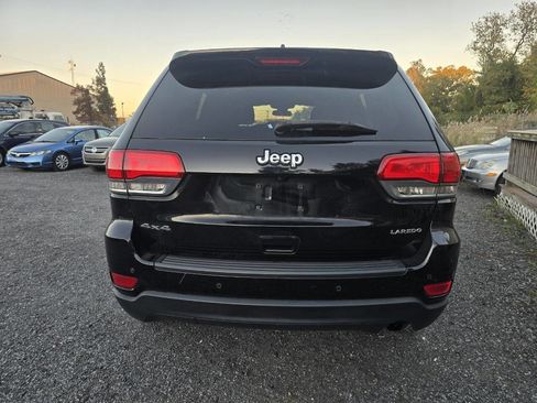 Used 2018 Jeep Grand Cherokee Laredo image 16
