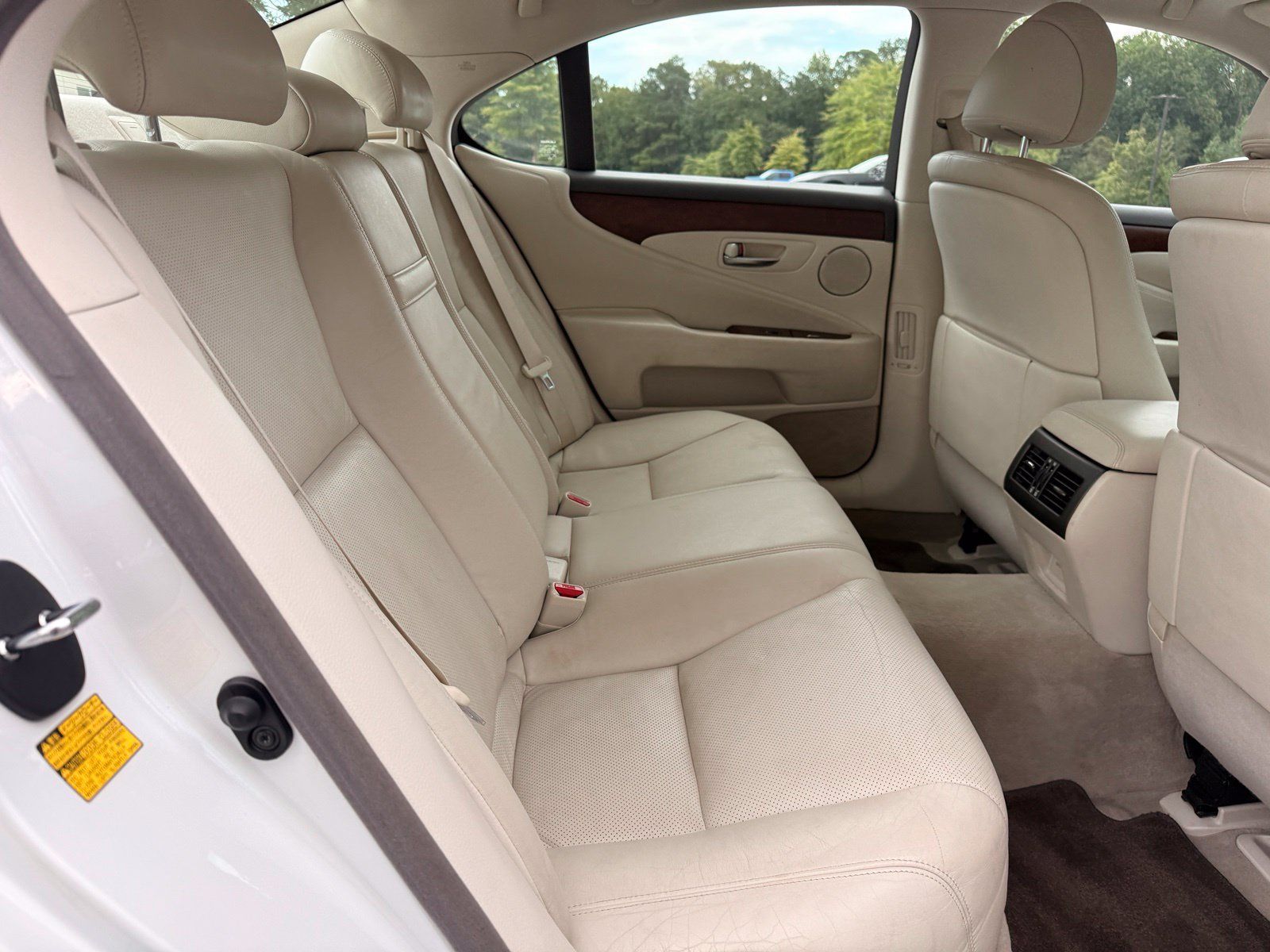 Used 2011 Lexus LS 460 w/ Comfort Pkg RWD image 40