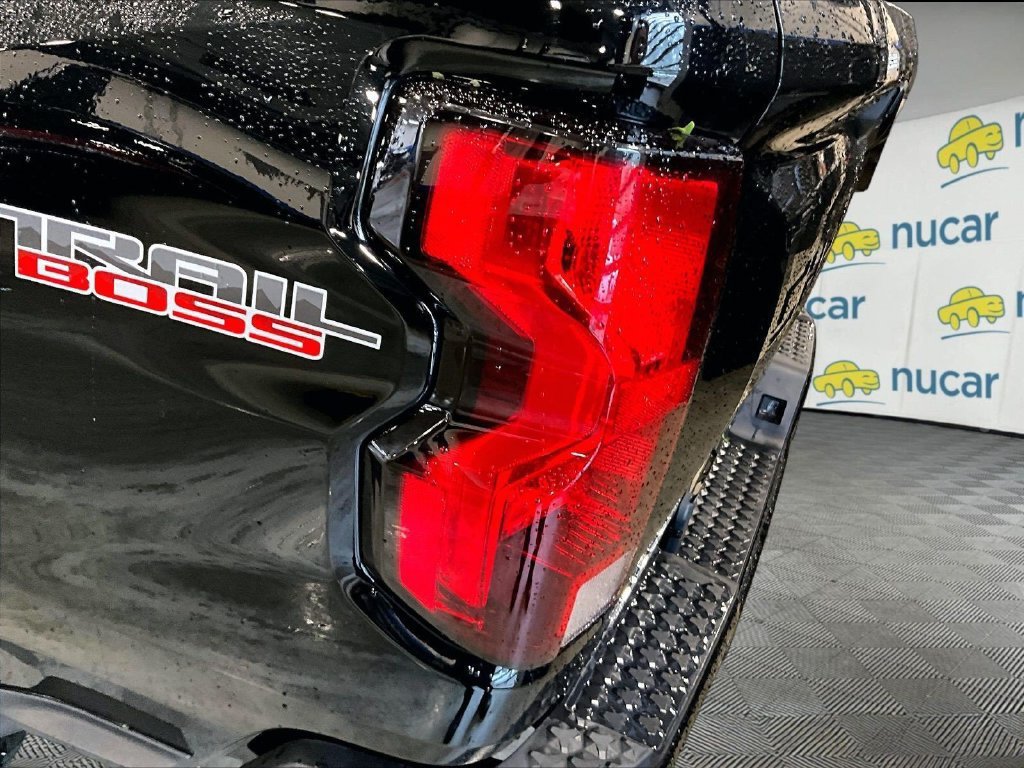 Used 2024 Chevrolet Colorado Trail Boss w/ Technology Package AWD/4WD image 35