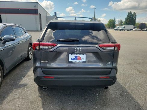 Used 2022 Toyota RAV4 XLE Premium AWD/4WD image 11