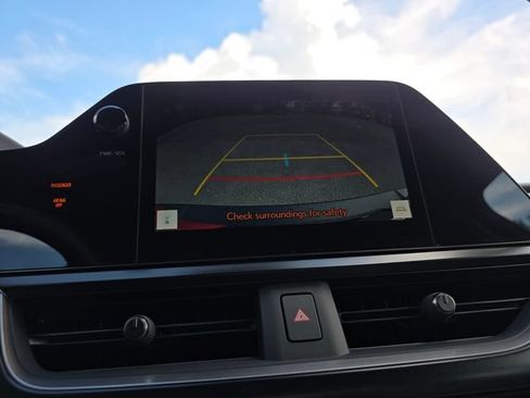 Used 2025 Lexus UX 300h FWD w/ Accessory Package (Z1) image 31