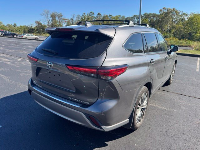Used 2021 Toyota Highlander Platinum AWD/4WD image 3