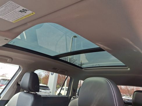 Certified 2024 Volkswagen Atlas SEL AWD/4WD image 16