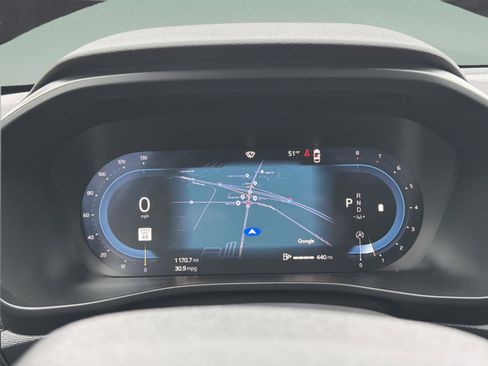 Used 2025 Volvo XC40 B5 Plus image 14