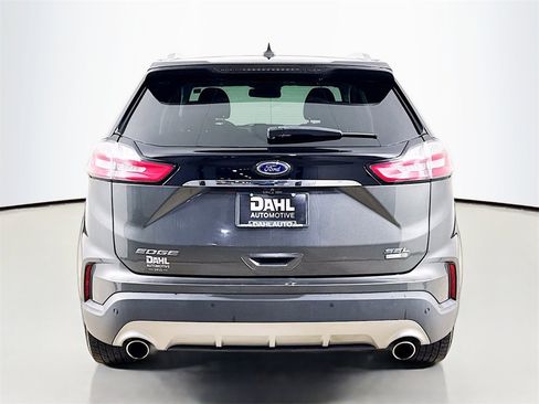 Used 2019 Ford Edge SEL image 17