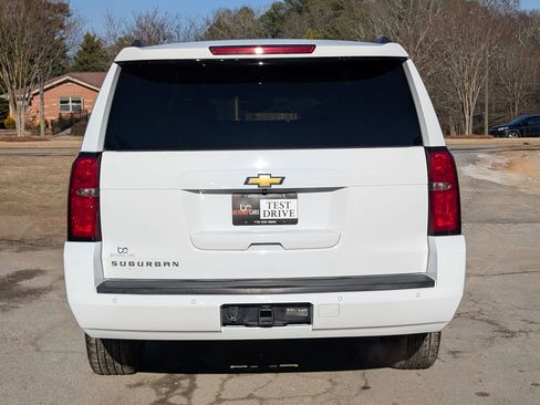 Used 2016 Chevrolet Suburban LT image 5