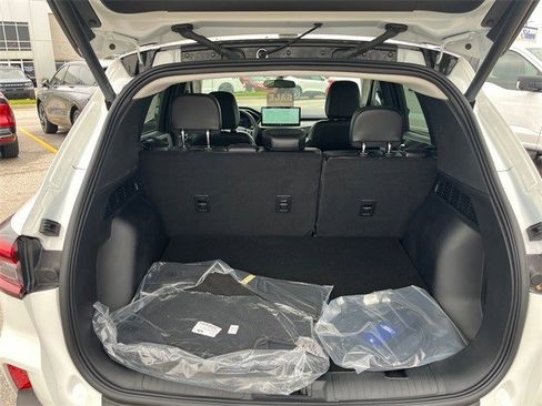 New 2025 Ford Escape SE w/ Class II Trailer Tow Package image 18