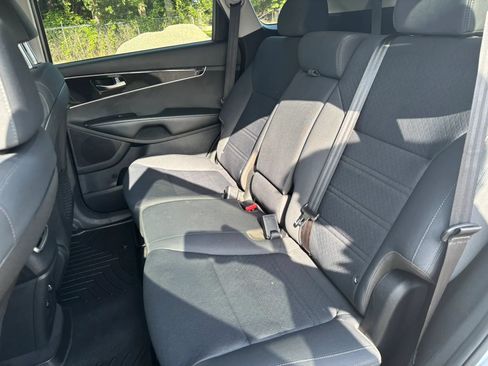 Used 2020 Kia Sorento LX w/ LX I4 Convenience Package FWD image 14