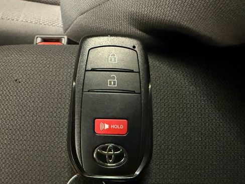 Used 2024 Toyota Corolla Cross SE w/ Moonroof Package image 17