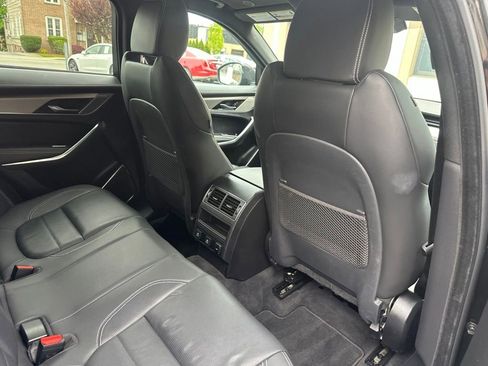 Used 2025 Jaguar F-PACE R-Dynamic S AWD/4WD image 10
