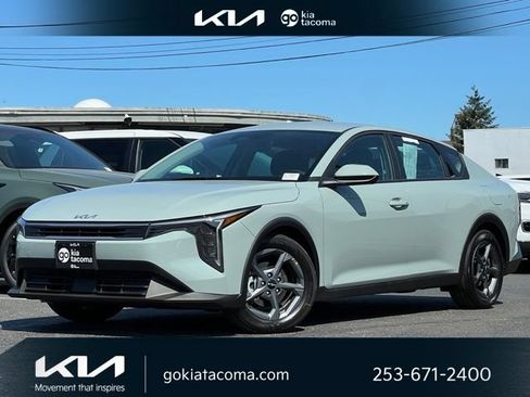 Certified 2025 Kia K4 FWD image 1