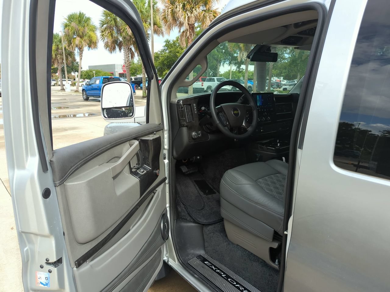 New 2026 Chevrolet Express 2500 Extended w/ Driver Convenience Package RWD image 8