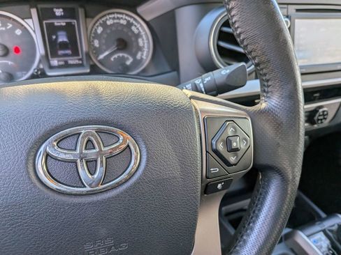 Used 2017 Toyota Tacoma SR5 image 18