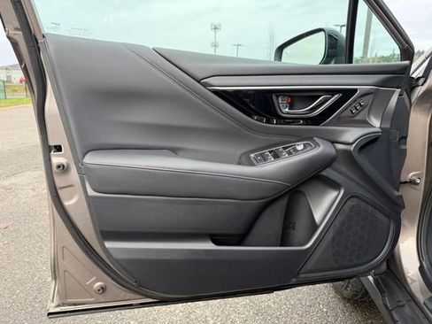 Used 2023 Subaru Outback Limited image 31