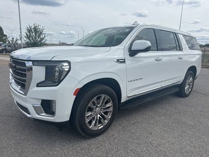 Used 2022 GMC Yukon XL SLT w/ SLT Premium Package