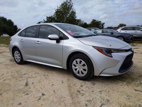 Used 2021 Toyota Corolla L image 2