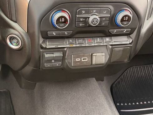 Used 2021 Chevrolet Silverado 1500 LT AWD/4WD image 17