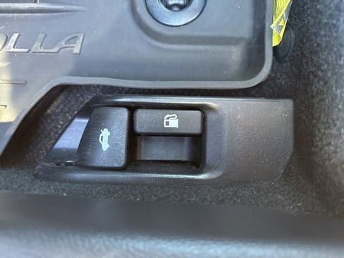 Certified 2025 Toyota Corolla LE image 19