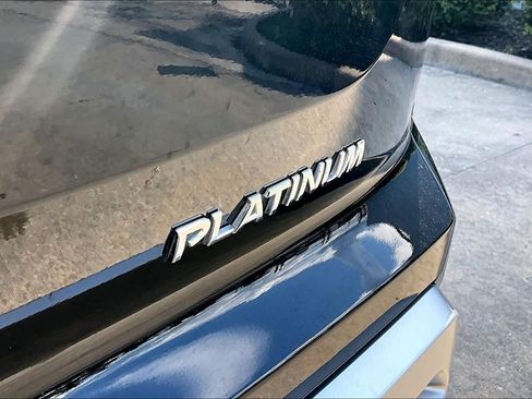 Certified 2025 Nissan Pathfinder Platinum FWD image 10