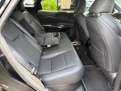 Used 2023 Lexus RX 350 F Sport w/ Cold Area Package AWD/4WD image 15