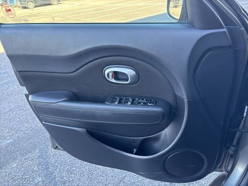 Used 2019 Kia Soul + image 22