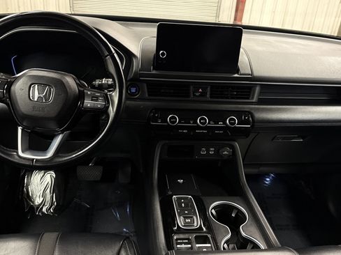 Used 2023 Honda Pilot Touring image 15