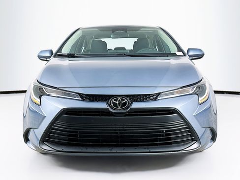 Used 2026 Toyota Corolla LE image 2