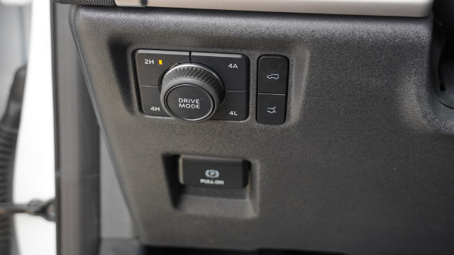Used 2025 Ford Expedition Active AWD/4WD image 24