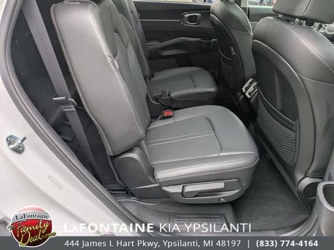 Certified 2025 Kia Sorento SX FWD image 31