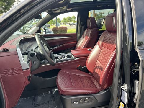 Used 2025 Cadillac Escalade Sport w/ Touring Package AWD/4WD image 13
