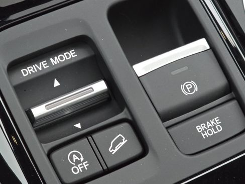 New 2025 Honda Pilot Touring image 12