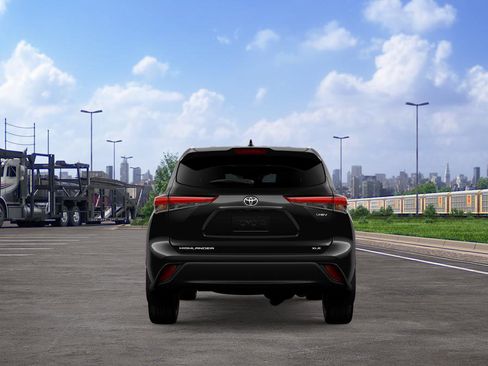 New 2026 Toyota Highlander XLE image 10